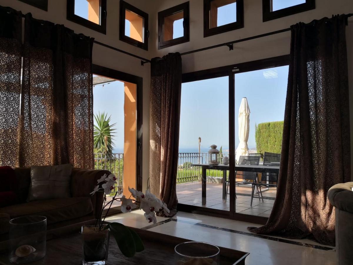 Hacienda El Retamar Villa เบนัลมาเดนา ภายนอก รูปภาพ